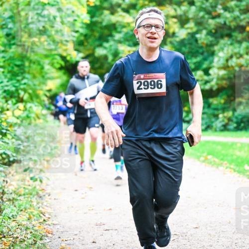 12.10.2025 - Bramfelder Halbmarathon 2025 Dr. Thomas Lammeyer http://msf.ph/oto/9348770 12.10.2025 10:28:32 Laufen 2996 meine-sportfotos.de