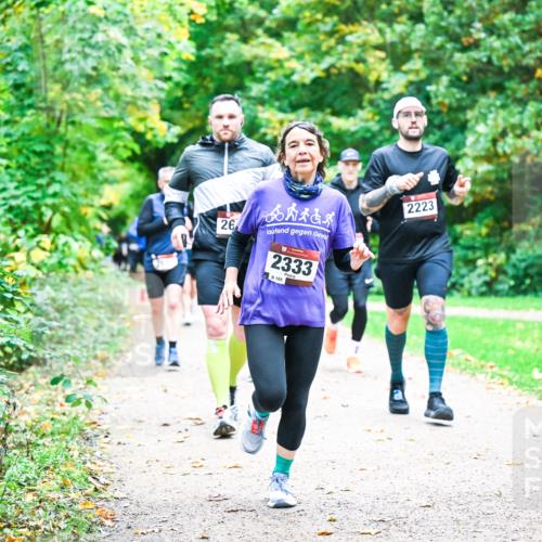 12.10.2025 - Bramfelder Halbmarathon 2025 Dr. Thomas Lammeyer http://msf.ph/oto/9348777 12.10.2025 10:28:33 Laufen 72, 26, 2333, 105, 2223 meine-sportfotos.de