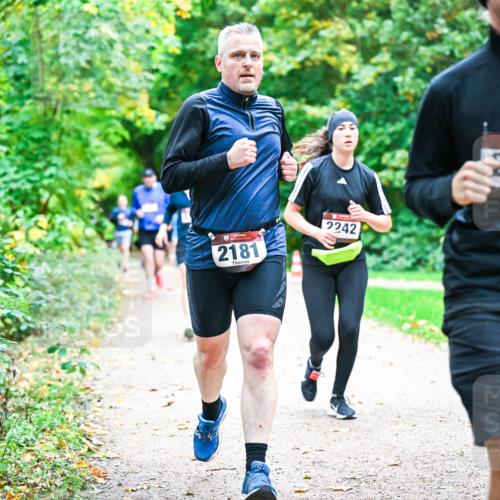 12.10.2025 - Bramfelder Halbmarathon 2025 Dr. Thomas Lammeyer http://msf.ph/oto/9348793 12.10.2025 10:28:36 Laufen 2181, 2242, 2287 meine-sportfotos.de