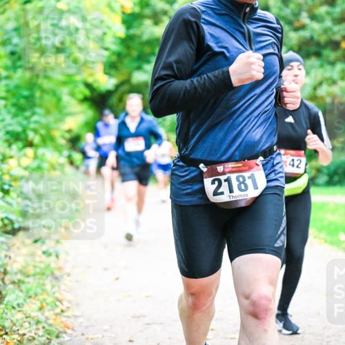 12.10.2025 - Bramfelder Halbmarathon 2025 Dr. Thomas Lammeyer http://msf.ph/oto/9348797 12.10.2025 10:28:37 Laufen 34, 2181, 42 meine-sportfotos.de