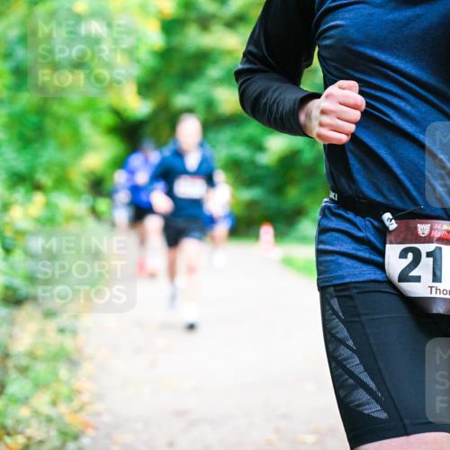 12.10.2025 - Bramfelder Halbmarathon 2025 Dr. Thomas Lammeyer http://msf.ph/oto/9348800 12.10.2025 10:28:37 Laufen 34, 2181 meine-sportfotos.de