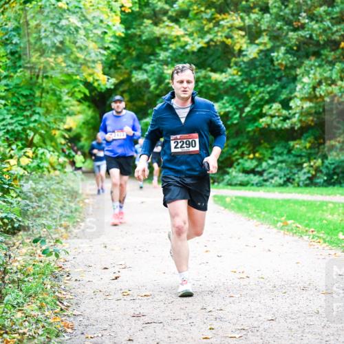 12.10.2025 - Bramfelder Halbmarathon 2025 Dr. Thomas Lammeyer http://msf.ph/oto/9348805 12.10.2025 10:28:38 Laufen 2290 meine-sportfotos.de