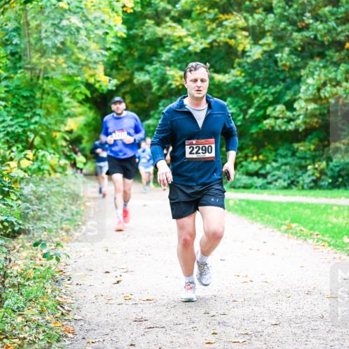 12.10.2025 - Bramfelder Halbmarathon 2025 Dr. Thomas Lammeyer http://msf.ph/oto/9348806 12.10.2025 10:28:38 Laufen 2290 meine-sportfotos.de