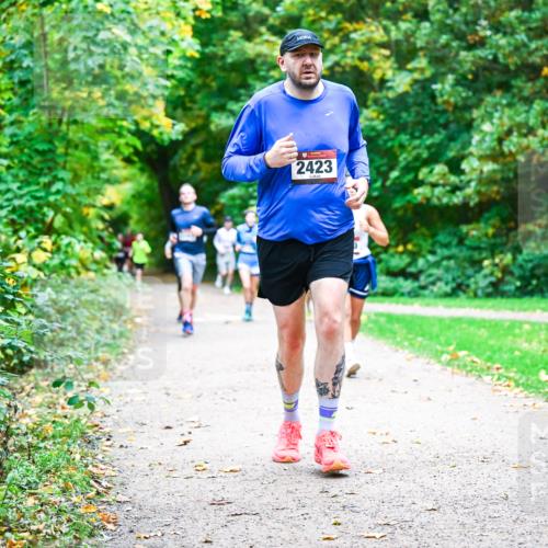 12.10.2025 - Bramfelder Halbmarathon 2025 Dr. Thomas Lammeyer http://msf.ph/oto/9348824 12.10.2025 10:28:41 Laufen 2423 meine-sportfotos.de