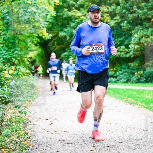 12.10.2025 - Bramfelder Halbmarathon 2025 Dr. Thomas Lammeyer http://msf.ph/oto/9348826 12.10.2025 10:28:41 Laufen 2423 meine-sportfotos.de