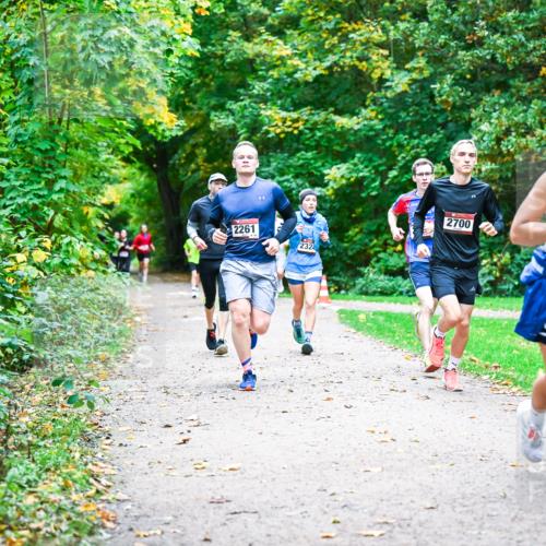 12.10.2025 - Bramfelder Halbmarathon 2025 Dr. Thomas Lammeyer http://msf.ph/oto/9348837 12.10.2025 10:28:44 Laufen 2261, 232, 2700, 2410 meine-sportfotos.de
