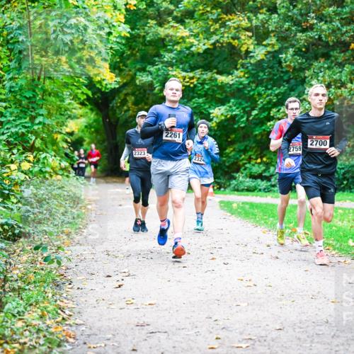 12.10.2025 - Bramfelder Halbmarathon 2025 Dr. Thomas Lammeyer http://msf.ph/oto/9348839 12.10.2025 10:28:44 Laufen 2323, 2261, 232, 2759, 2700, 2410 meine-sportfotos.de