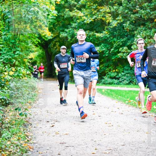 12.10.2025 - Bramfelder Halbmarathon 2025 Dr. Thomas Lammeyer http://msf.ph/oto/9348842 12.10.2025 10:28:44 Laufen 2323, 2261, 232, 2700 meine-sportfotos.de