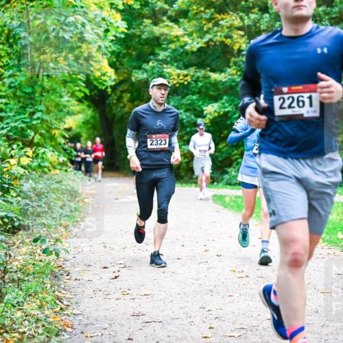 12.10.2025 - Bramfelder Halbmarathon 2025 Dr. Thomas Lammeyer http://msf.ph/oto/9348853 12.10.2025 10:28:46 Laufen 2323, 2261 meine-sportfotos.de