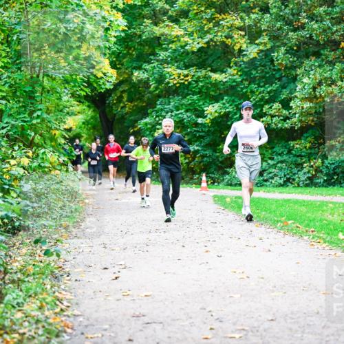 12.10.2025 - Bramfelder Halbmarathon 2025 Dr. Thomas Lammeyer http://msf.ph/oto/9348865 12.10.2025 10:28:49 Laufen 2277, 2600 meine-sportfotos.de