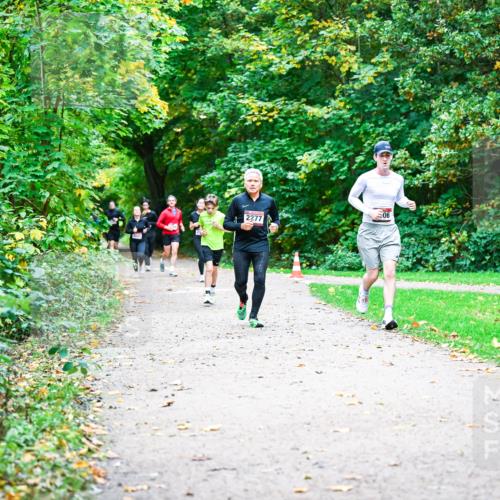 12.10.2025 - Bramfelder Halbmarathon 2025 Dr. Thomas Lammeyer http://msf.ph/oto/9348868 12.10.2025 10:28:49 Laufen 06, 2277 meine-sportfotos.de