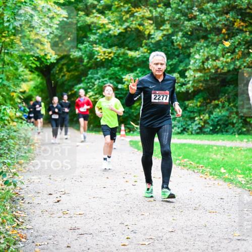 12.10.2025 - Bramfelder Halbmarathon 2025 Dr. Thomas Lammeyer http://msf.ph/oto/9348871 12.10.2025 10:28:52 Laufen 2277, 2606 meine-sportfotos.de