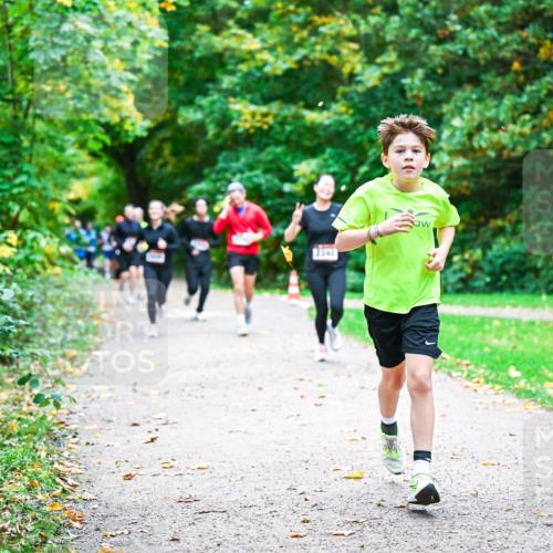 12.10.2025 - Bramfelder Halbmarathon 2025 Dr. Thomas Lammeyer http://msf.ph/oto/9348880 12.10.2025 10:28:54 Laufen 2340 meine-sportfotos.de