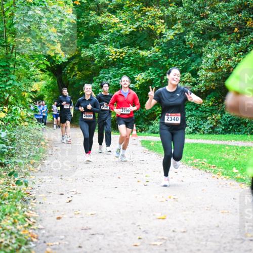 12.10.2025 - Bramfelder Halbmarathon 2025 Dr. Thomas Lammeyer http://msf.ph/oto/9348887 12.10.2025 10:28:55 Laufen 2211, 2800, 2365, 2799, 2340 meine-sportfotos.de