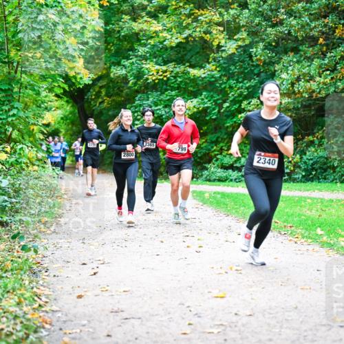 12.10.2025 - Bramfelder Halbmarathon 2025 Dr. Thomas Lammeyer http://msf.ph/oto/9348890 12.10.2025 10:28:56 Laufen 2365, 2211, 799, 2800, 2340 meine-sportfotos.de
