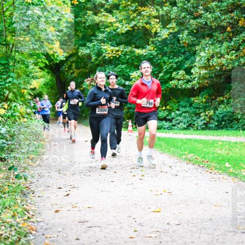 12.10.2025 - Bramfelder Halbmarathon 2025 Dr. Thomas Lammeyer http://msf.ph/oto/9348896 12.10.2025 10:28:56 Laufen 221, 2800, 65, 799, 2340 meine-sportfotos.de