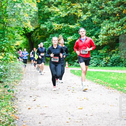 12.10.2025 - Bramfelder Halbmarathon 2025 Dr. Thomas Lammeyer http://msf.ph/oto/9348899 12.10.2025 10:28:57 Laufen 2211, 2800, 2799 meine-sportfotos.de