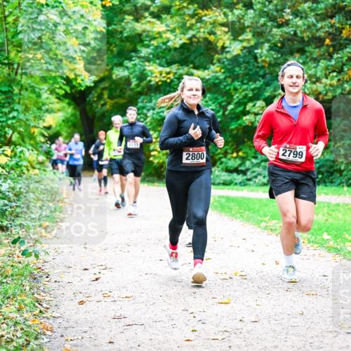 12.10.2025 - Bramfelder Halbmarathon 2025 Dr. Thomas Lammeyer http://msf.ph/oto/9348906 12.10.2025 10:28:58 Laufen 2211, 2800, 09, 2799 meine-sportfotos.de