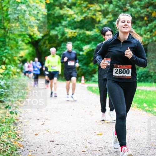 12.10.2025 - Bramfelder Halbmarathon 2025 Dr. Thomas Lammeyer http://msf.ph/oto/9348914 12.10.2025 10:28:59 Laufen 26, 2800 meine-sportfotos.de
