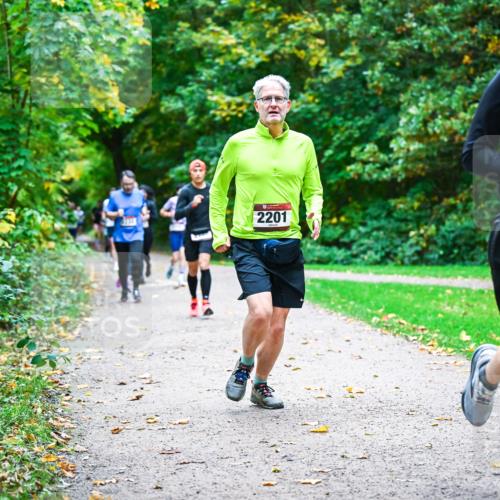 12.10.2025 - Bramfelder Halbmarathon 2025 Dr. Thomas Lammeyer http://msf.ph/oto/9348936 12.10.2025 10:29:02 Laufen 2201 meine-sportfotos.de