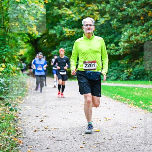 12.10.2025 - Bramfelder Halbmarathon 2025 Dr. Thomas Lammeyer http://msf.ph/oto/9348938 12.10.2025 10:29:02 Laufen 2201 meine-sportfotos.de