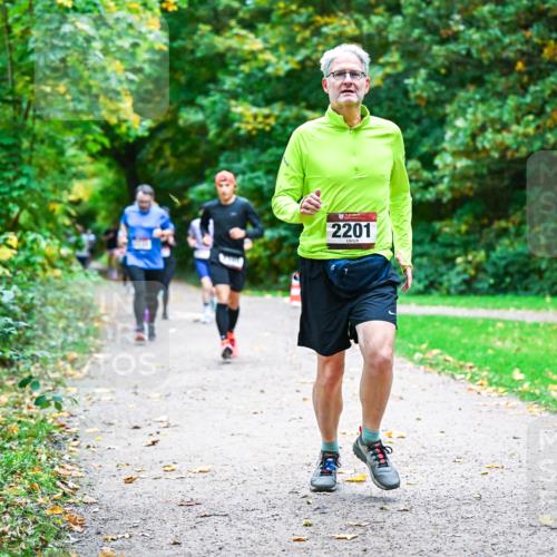 12.10.2025 - Bramfelder Halbmarathon 2025 Dr. Thomas Lammeyer http://msf.ph/oto/9348939 12.10.2025 10:29:03 Laufen 2201 meine-sportfotos.de