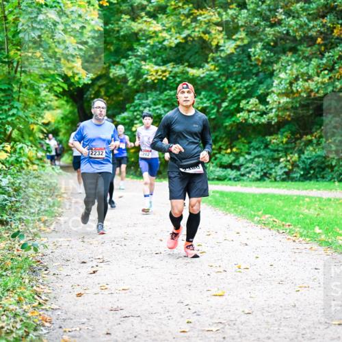 12.10.2025 - Bramfelder Halbmarathon 2025 Dr. Thomas Lammeyer http://msf.ph/oto/9348950 12.10.2025 10:29:05 Laufen 2232, 2202, 2380 meine-sportfotos.de