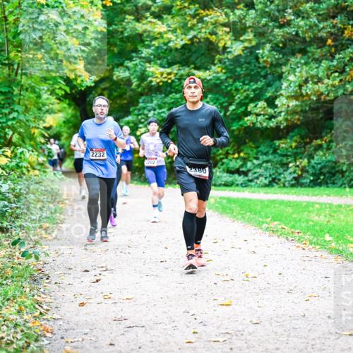 12.10.2025 - Bramfelder Halbmarathon 2025 Dr. Thomas Lammeyer http://msf.ph/oto/9348951 12.10.2025 10:29:05 Laufen 2232, 202, 2380 meine-sportfotos.de