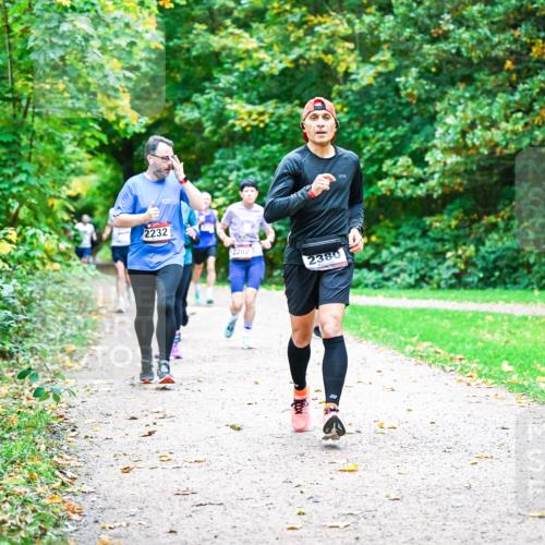 12.10.2025 - Bramfelder Halbmarathon 2025 Dr. Thomas Lammeyer http://msf.ph/oto/9348954 12.10.2025 10:29:05 Laufen 2232, 2202, 2380 meine-sportfotos.de