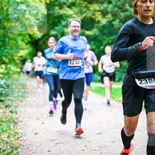 12.10.2025 - Bramfelder Halbmarathon 2025 Dr. Thomas Lammeyer http://msf.ph/oto/9348963 12.10.2025 10:29:07 Laufen 2232, 2380 meine-sportfotos.de
