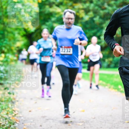 12.10.2025 - Bramfelder Halbmarathon 2025 Dr. Thomas Lammeyer http://msf.ph/oto/9348965 12.10.2025 10:29:07 Laufen 2232, 2380 meine-sportfotos.de