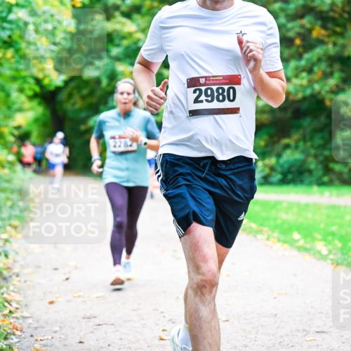 12.10.2025 - Bramfelder Halbmarathon 2025 Dr. Thomas Lammeyer http://msf.ph/oto/9348992 12.10.2025 10:29:12 Laufen 2282, 34, 2980 meine-sportfotos.de