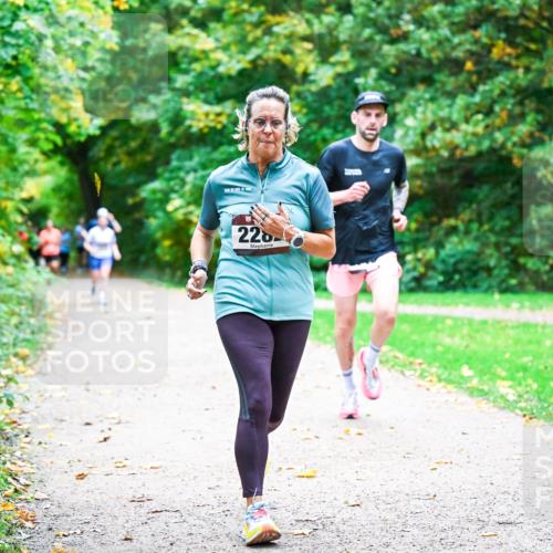 12.10.2025 - Bramfelder Halbmarathon 2025 Dr. Thomas Lammeyer http://msf.ph/oto/9348995 12.10.2025 10:29:13 Laufen 226 meine-sportfotos.de