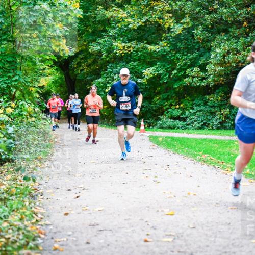 12.10.2025 - Bramfelder Halbmarathon 2025 Dr. Thomas Lammeyer http://msf.ph/oto/9349013 12.10.2025 10:29:20 Laufen 2234, 2269, 2194 meine-sportfotos.de