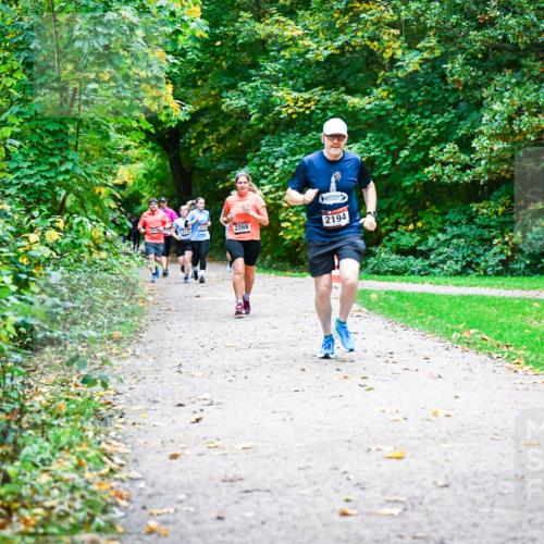 12.10.2025 - Bramfelder Halbmarathon 2025 Dr. Thomas Lammeyer http://msf.ph/oto/9349014 12.10.2025 10:29:21 Laufen 2234, 2269, 2194 meine-sportfotos.de