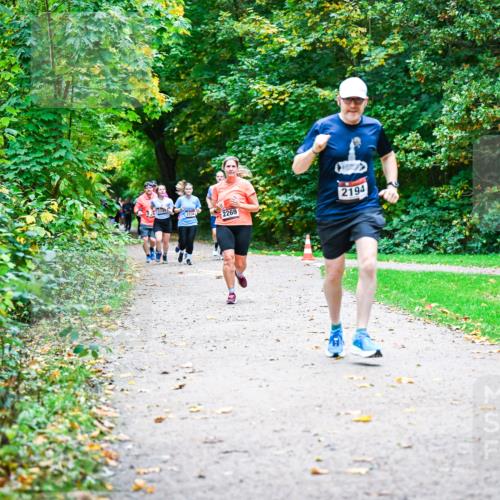 12.10.2025 - Bramfelder Halbmarathon 2025 Dr. Thomas Lammeyer http://msf.ph/oto/9349020 12.10.2025 10:29:22 Laufen 2234, 2269, 2194 meine-sportfotos.de
