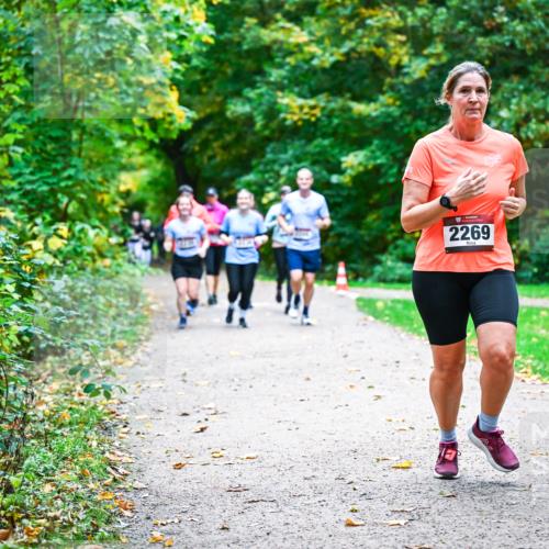 12.10.2025 - Bramfelder Halbmarathon 2025 Dr. Thomas Lammeyer http://msf.ph/oto/9349043 12.10.2025 10:29:26 Laufen 2269 meine-sportfotos.de
