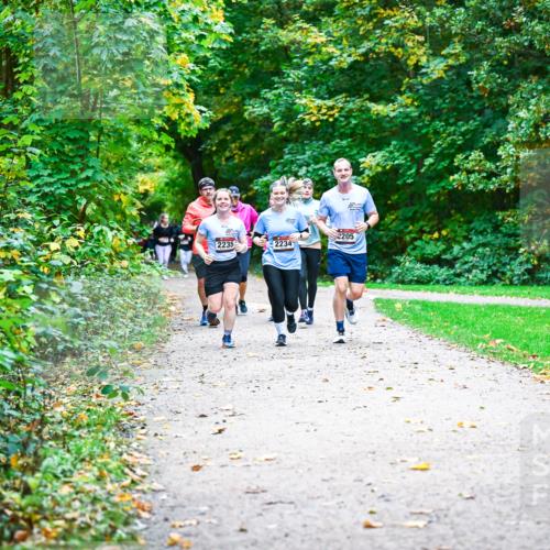 12.10.2025 - Bramfelder Halbmarathon 2025 Dr. Thomas Lammeyer http://msf.ph/oto/9349047 12.10.2025 10:29:27 Laufen 2205, 2235, 2234 meine-sportfotos.de