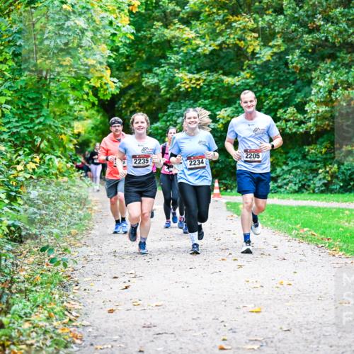 12.10.2025 - Bramfelder Halbmarathon 2025 Dr. Thomas Lammeyer http://msf.ph/oto/9349055 12.10.2025 10:29:28 Laufen 2235, 2234, 51, 2205 meine-sportfotos.de