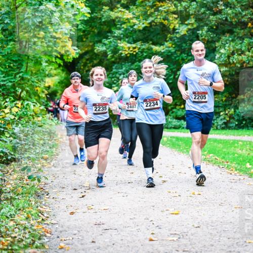 12.10.2025 - Bramfelder Halbmarathon 2025 Dr. Thomas Lammeyer http://msf.ph/oto/9349060 12.10.2025 10:29:29 Laufen 2205, 22, 2235, 2407, 2234 meine-sportfotos.de