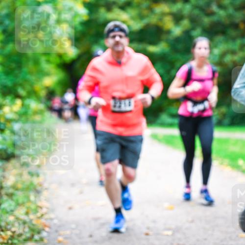 12.10.2025 - Bramfelder Halbmarathon 2025 Dr. Thomas Lammeyer http://msf.ph/oto/9349072 12.10.2025 10:29:32 Laufen 2407 meine-sportfotos.de