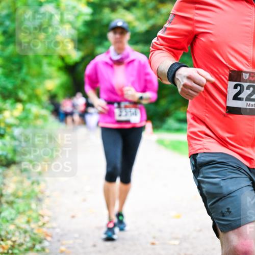 12.10.2025 - Bramfelder Halbmarathon 2025 Dr. Thomas Lammeyer http://msf.ph/oto/9349080 12.10.2025 10:29:33 Laufen 3350, 34, 2218 meine-sportfotos.de