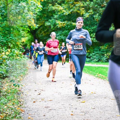 12.10.2025 - Bramfelder Halbmarathon 2025 Dr. Thomas Lammeyer http://msf.ph/oto/9349124 12.10.2025 10:29:42 Laufen 2263, 2600, 2815 meine-sportfotos.de