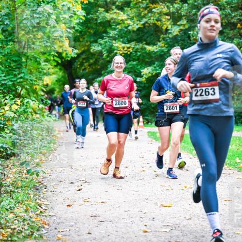 12.10.2025 - Bramfelder Halbmarathon 2025 Dr. Thomas Lammeyer http://msf.ph/oto/9349129 12.10.2025 10:29:43 Laufen 2263, 2594, 2600, 2601 meine-sportfotos.de