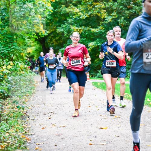 12.10.2025 - Bramfelder Halbmarathon 2025 Dr. Thomas Lammeyer http://msf.ph/oto/9349131 12.10.2025 10:29:43 Laufen 2600, 2594, 2601, 2263 meine-sportfotos.de