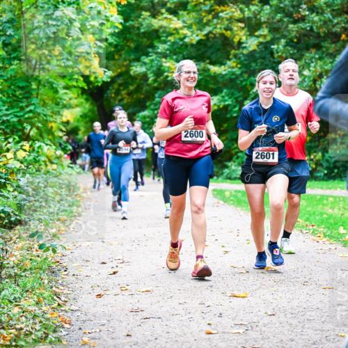 12.10.2025 - Bramfelder Halbmarathon 2025 Dr. Thomas Lammeyer http://msf.ph/oto/9349133 12.10.2025 10:29:43 Laufen 2594, 2600, 2601, 2263 meine-sportfotos.de