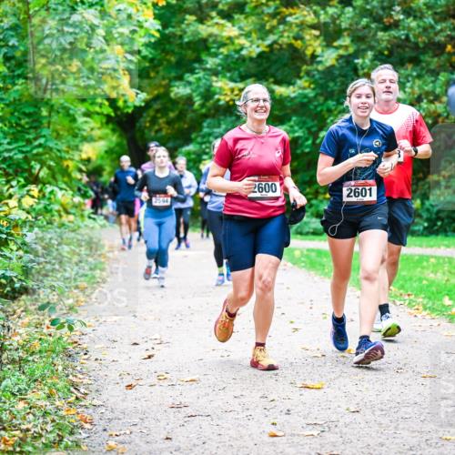 12.10.2025 - Bramfelder Halbmarathon 2025 Dr. Thomas Lammeyer http://msf.ph/oto/9349134 12.10.2025 10:29:43 Laufen 22, 2600, 2594, 2601 meine-sportfotos.de