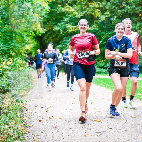 12.10.2025 - Bramfelder Halbmarathon 2025 Dr. Thomas Lammeyer http://msf.ph/oto/9349136 12.10.2025 10:29:44 Laufen 2600, 2601, 8 meine-sportfotos.de