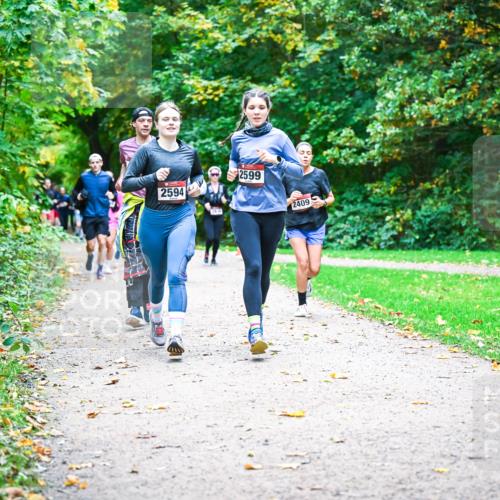 12.10.2025 - Bramfelder Halbmarathon 2025 Dr. Thomas Lammeyer http://msf.ph/oto/9349141 12.10.2025 10:29:46 Laufen 2594, 2599, 2409 meine-sportfotos.de