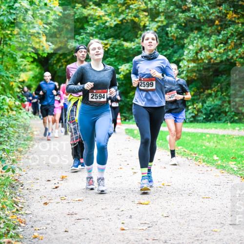 12.10.2025 - Bramfelder Halbmarathon 2025 Dr. Thomas Lammeyer http://msf.ph/oto/9349145 12.10.2025 10:29:46 Laufen 2594, 2599, 409 meine-sportfotos.de